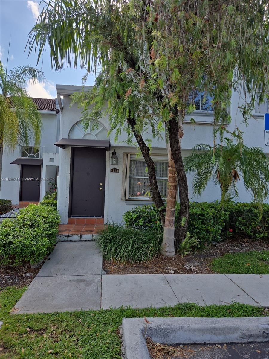 Real estate property located at 4659 97th Ct #35, Miami-dade, The Greens At Doral Condo, Doral, FL