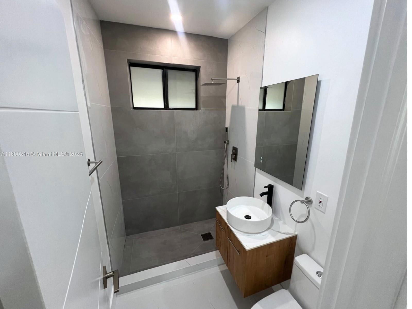 Real estate property located at 1376 35th St, Miami-dade, West End Park Amd Pl, Miami, FL