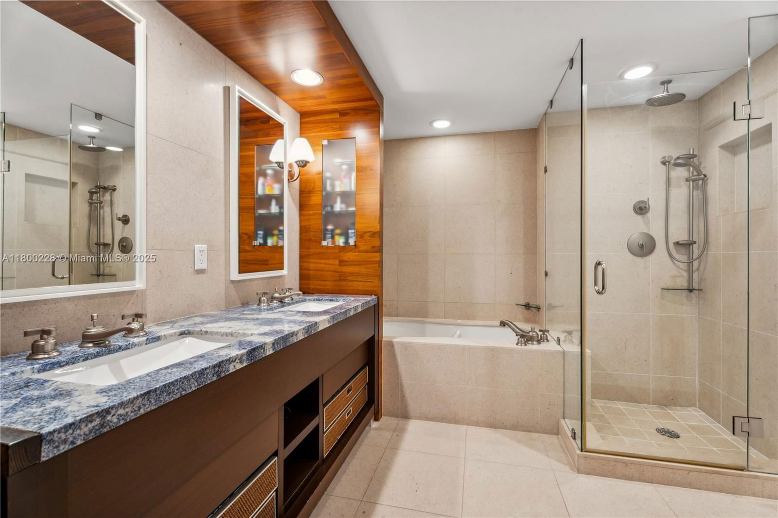 Real estate property located at 6799 Collins Ave #1602, Miami-dade, South Carillon Beach Cond, Miami Beach, FL