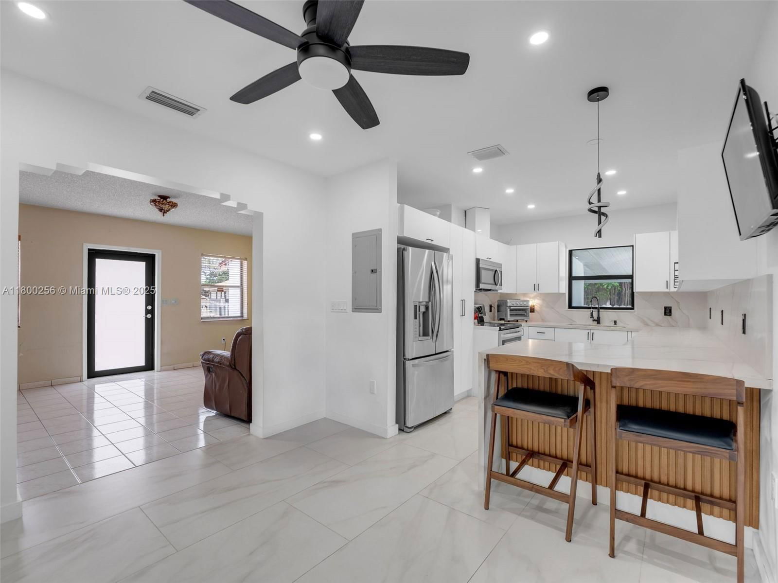 Real estate property located at 341 Pash E Ho Wa Dr, Miami-dade, Deer Pk Addn, Hialeah, FL