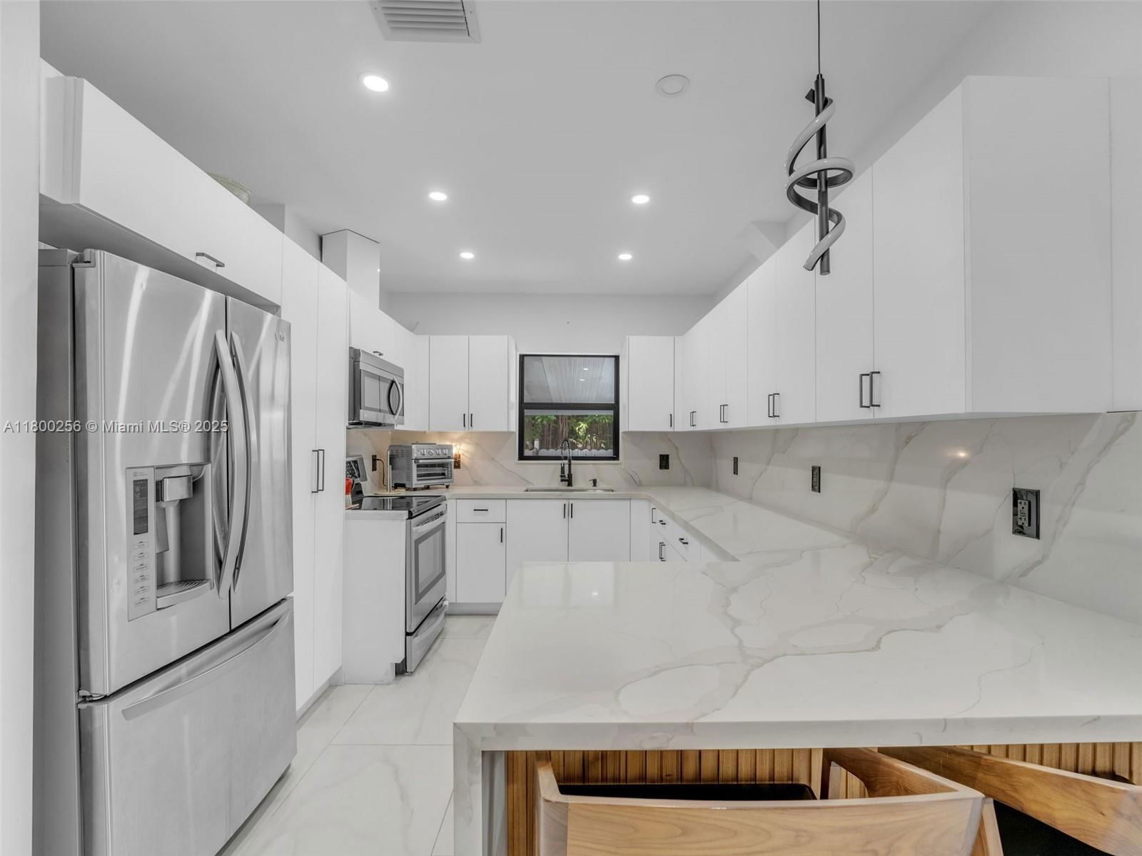 Real estate property located at 341 Pash E Ho Wa Dr, Miami-dade, Deer Pk Addn, Hialeah, FL