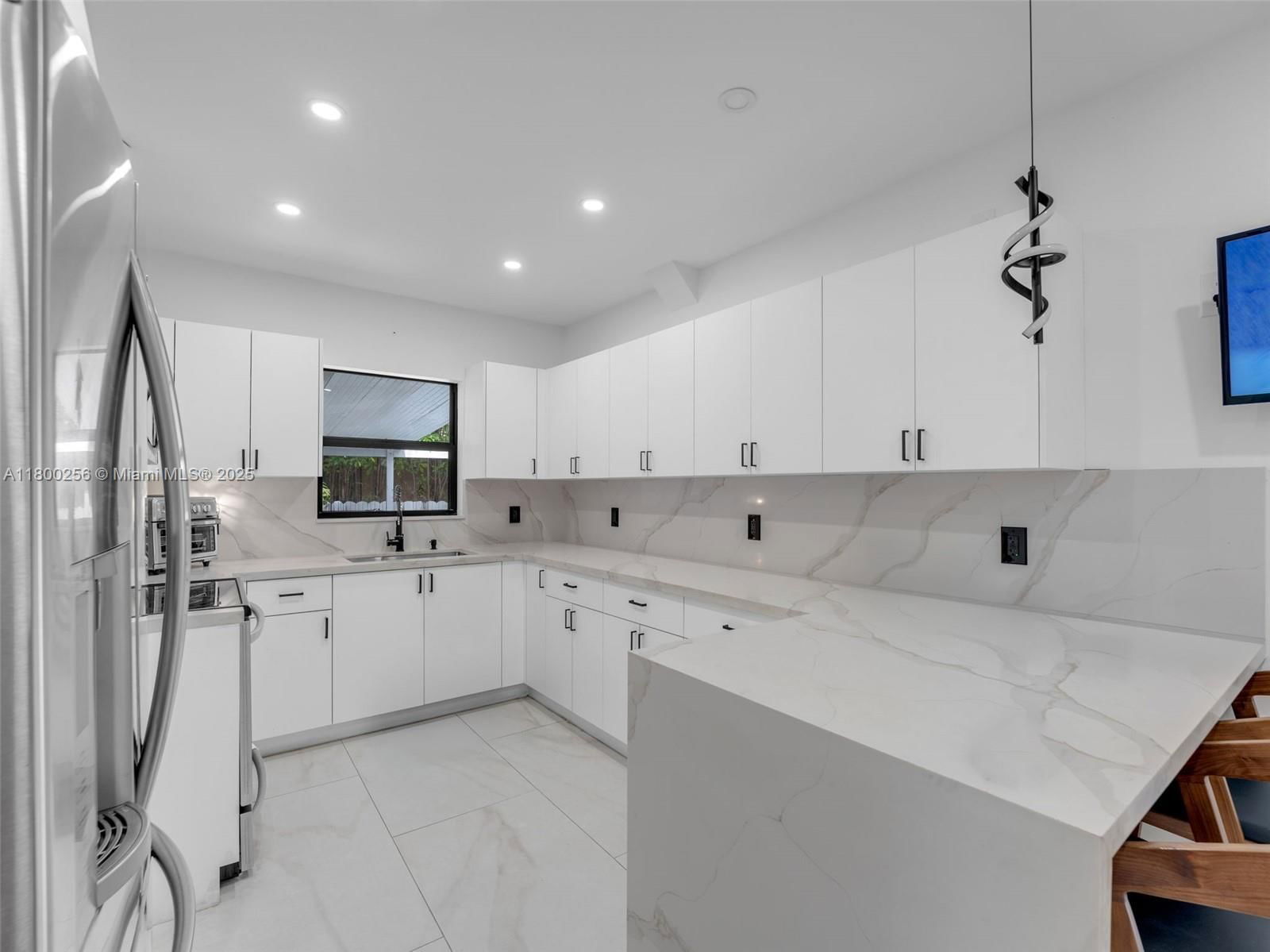 Real estate property located at 341 Pash E Ho Wa Dr, Miami-dade, Deer Pk Addn, Hialeah, FL