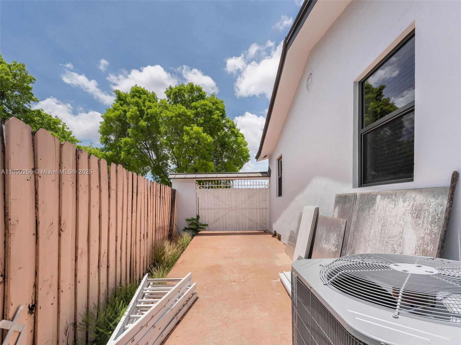 Real estate property located at 341 Pash E Ho Wa Dr, Miami-dade, Deer Pk Addn, Hialeah, FL