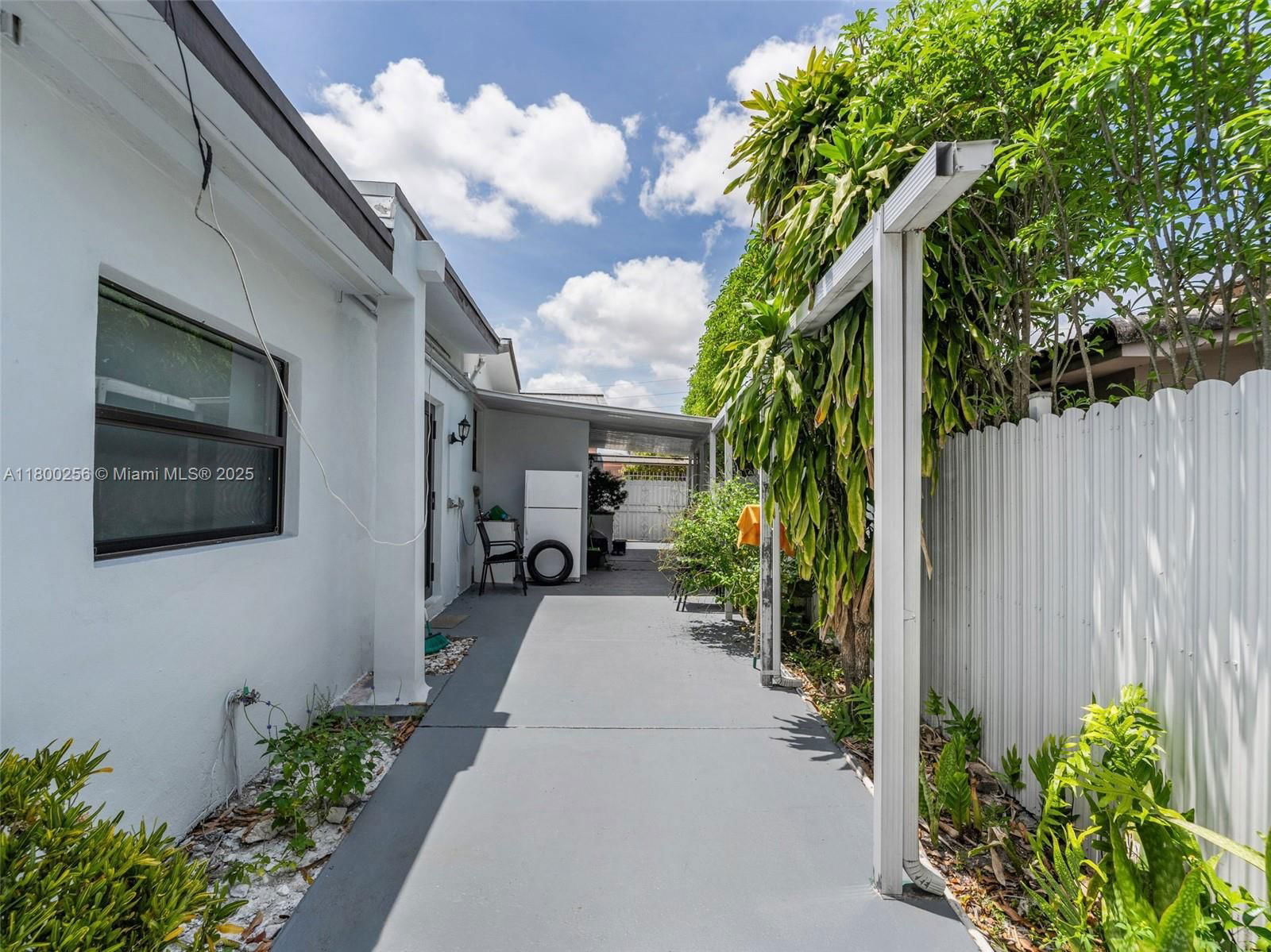 Real estate property located at 341 Pash E Ho Wa Dr, Miami-dade, Deer Pk Addn, Hialeah, FL