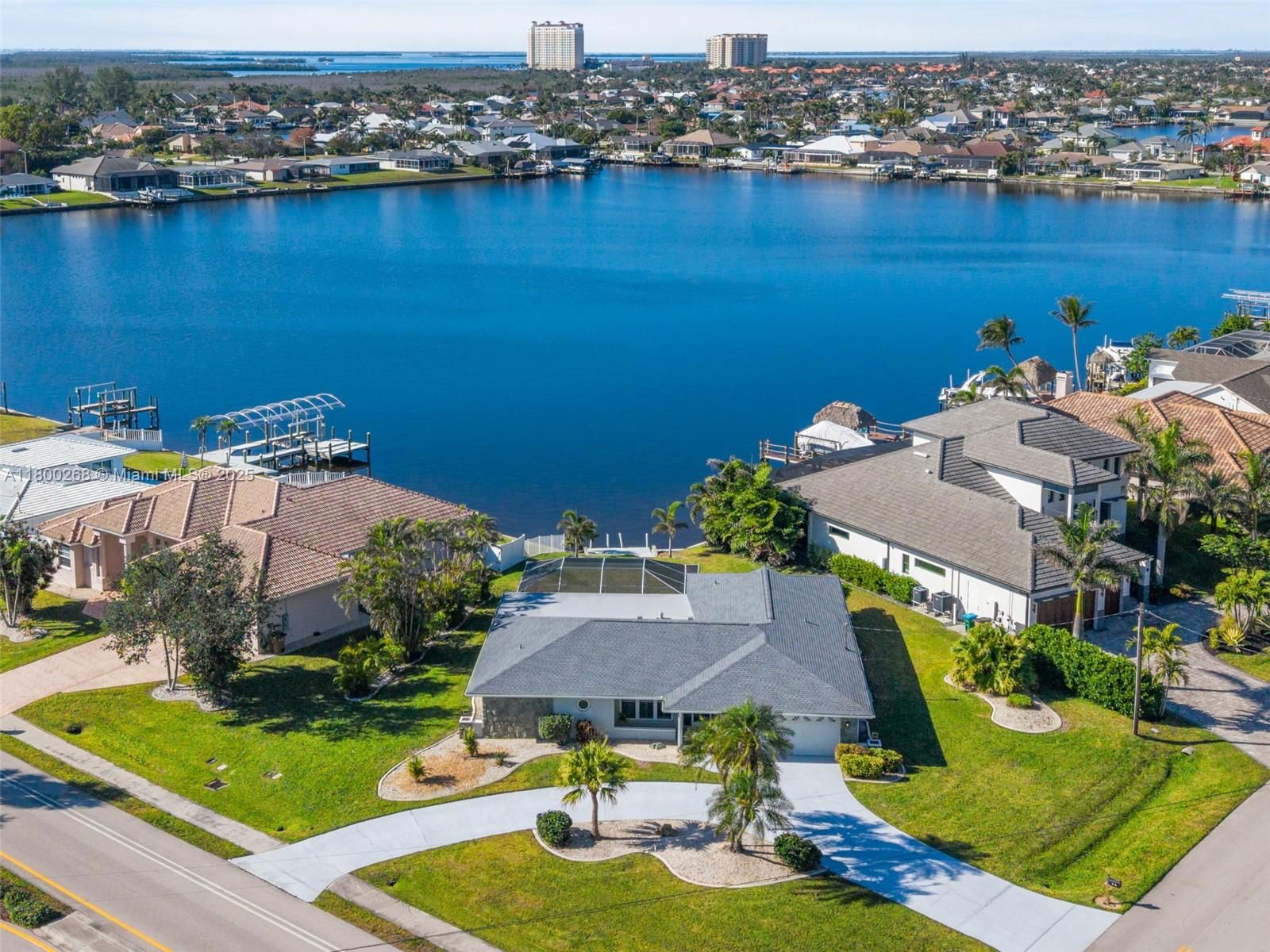 Real estate property located at 404 SW 53rd Ter, Lee, Cape Coral, Cape Coral, FL
