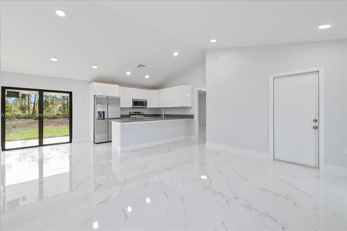Real estate property located at 817 Moore AVE, Lee, Lehigh Acres, Lehigh Acres, FL