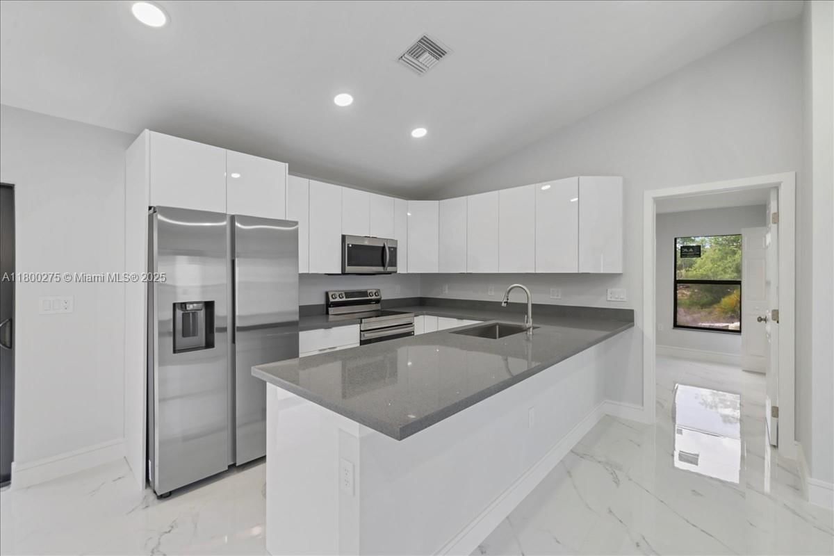 Real estate property located at 817 Moore AVE, Lee, Lehigh Acres, Lehigh Acres, FL