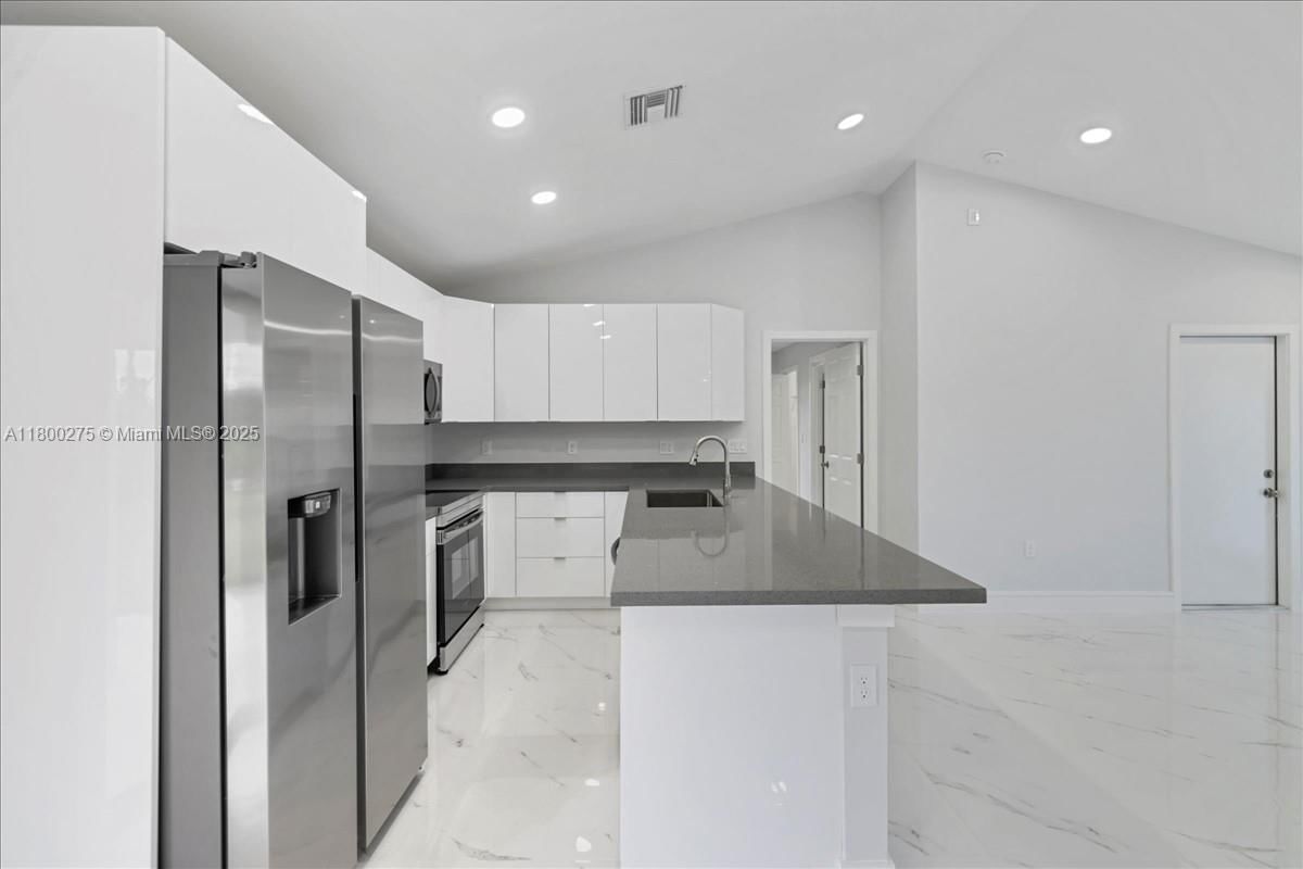 Real estate property located at 817 Moore AVE, Lee, Lehigh Acres, Lehigh Acres, FL