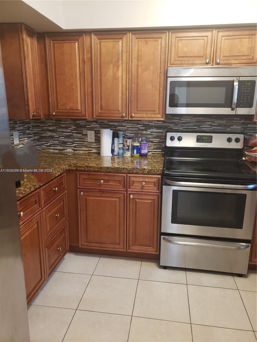 Real estate property located at 2520 Van Buren St #7, Broward, Hollywood Little Ranches, Hollywood, FL