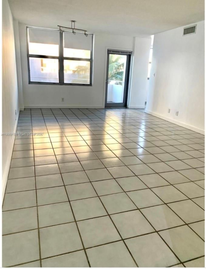 Real estate property located at 9225 Collins Ave #307, Miami-dade, Four Winds Condo, Surfside, FL