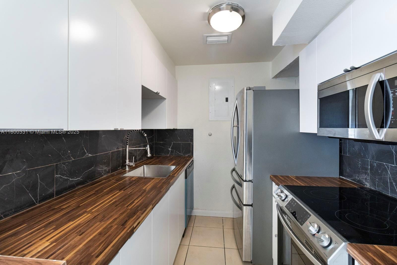 Real estate property located at 1185 Marseille Dr #101, Miami-dade, Rive Marseilles Condo, Miami Beach, FL