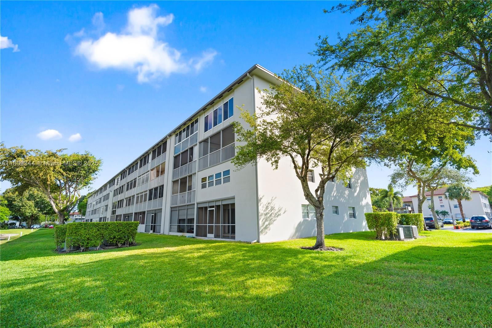 Real estate property located at 300 134th Way #413E, Broward, New Hampton At Century Vi, Pembroke Pines, FL
