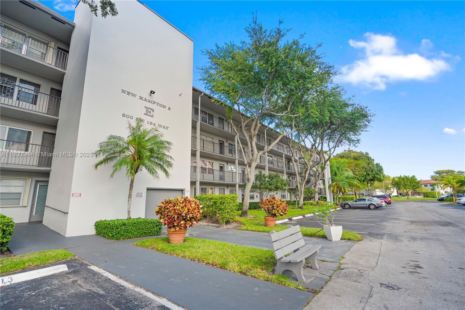 Real estate property located at 300 134th Way #413E, Broward, New Hampton At Century Vi, Pembroke Pines, FL