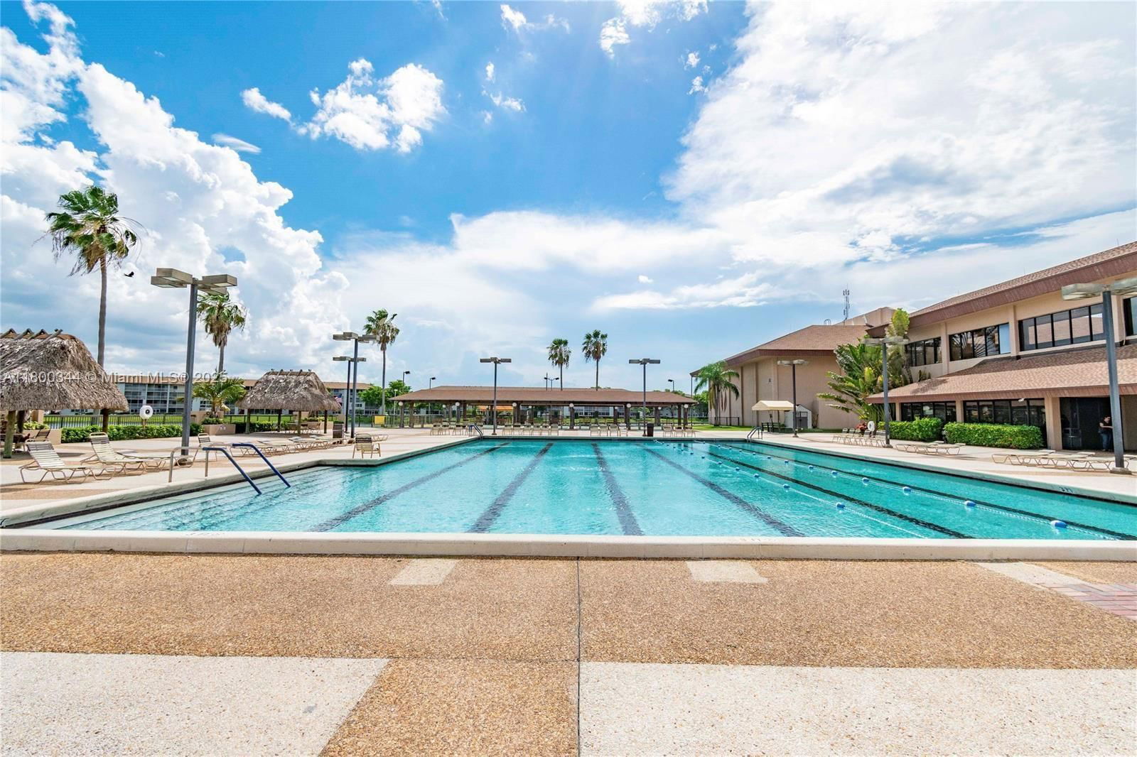 Real estate property located at 300 134th Way #413E, Broward, New Hampton At Century Vi, Pembroke Pines, FL