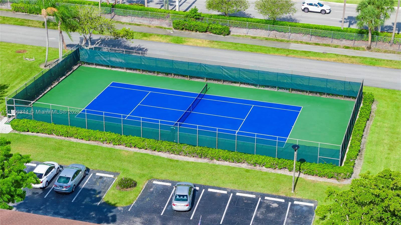 Real estate property located at 300 134th Way #413E, Broward, New Hampton At Century Vi, Pembroke Pines, FL