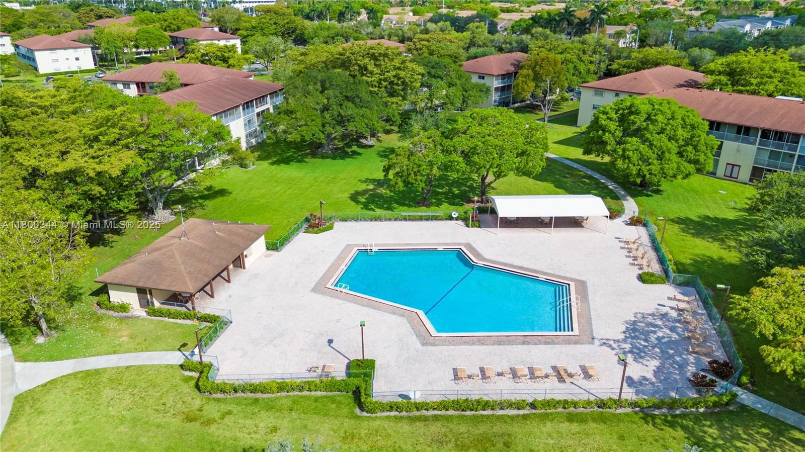 Real estate property located at 300 134th Way #413E, Broward, New Hampton At Century Vi, Pembroke Pines, FL
