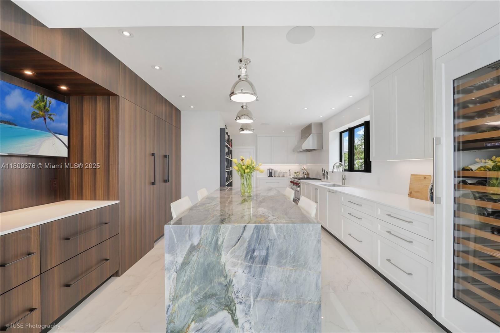 Real estate property located at 1001 Venetian Dr, Miami-dade, Biscayne Isl, Miami, FL