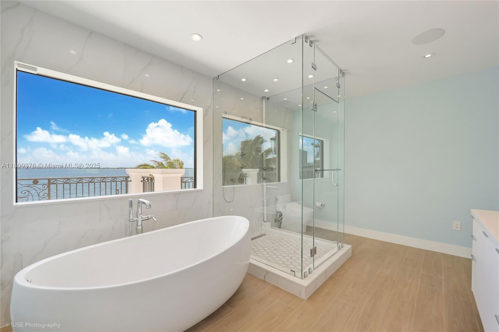 Real estate property located at 1001 Venetian Dr, Miami-dade, Biscayne Isl, Miami, FL