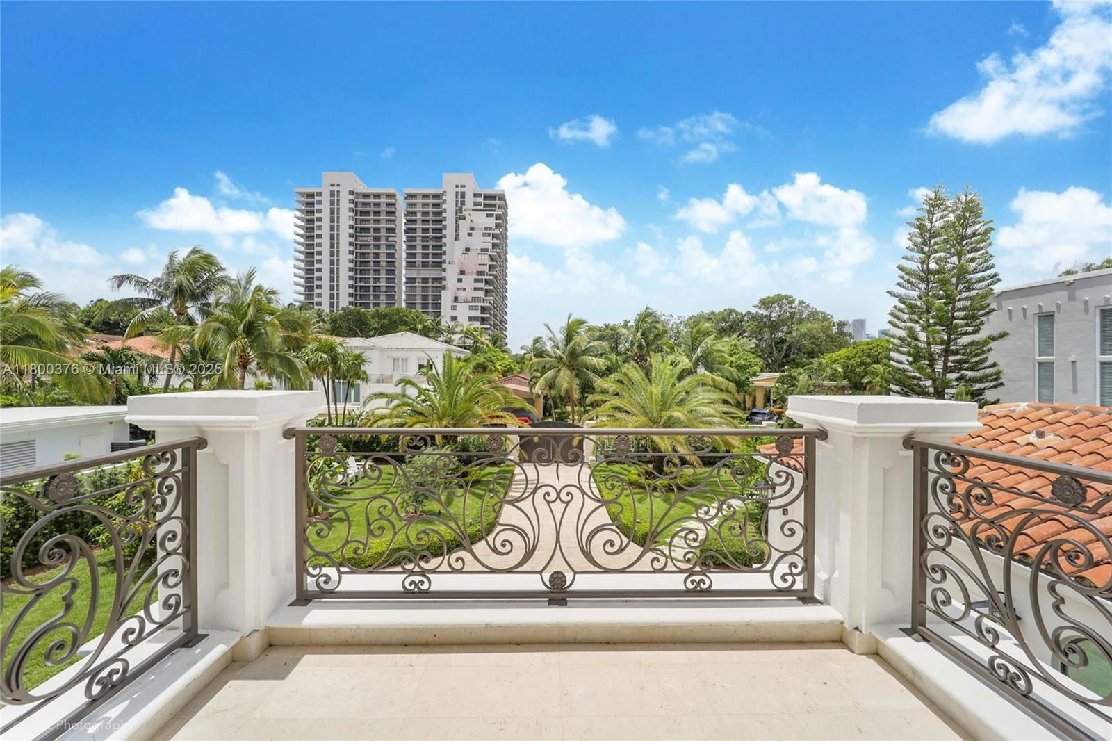 Real estate property located at 1001 Venetian Dr, Miami-dade, Biscayne Isl, Miami, FL