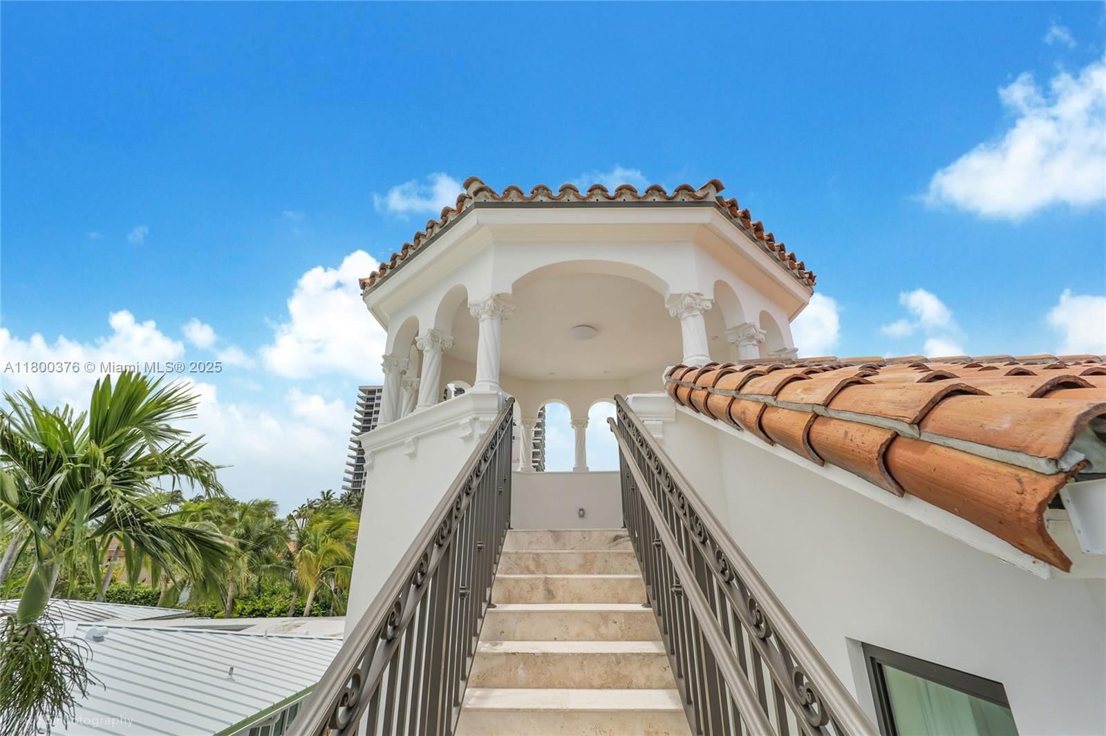 Real estate property located at 1001 Venetian Dr, Miami-dade, Biscayne Isl, Miami, FL
