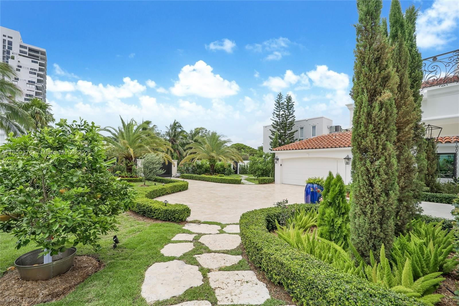Real estate property located at 1001 Venetian Dr, Miami-dade, Biscayne Isl, Miami, FL
