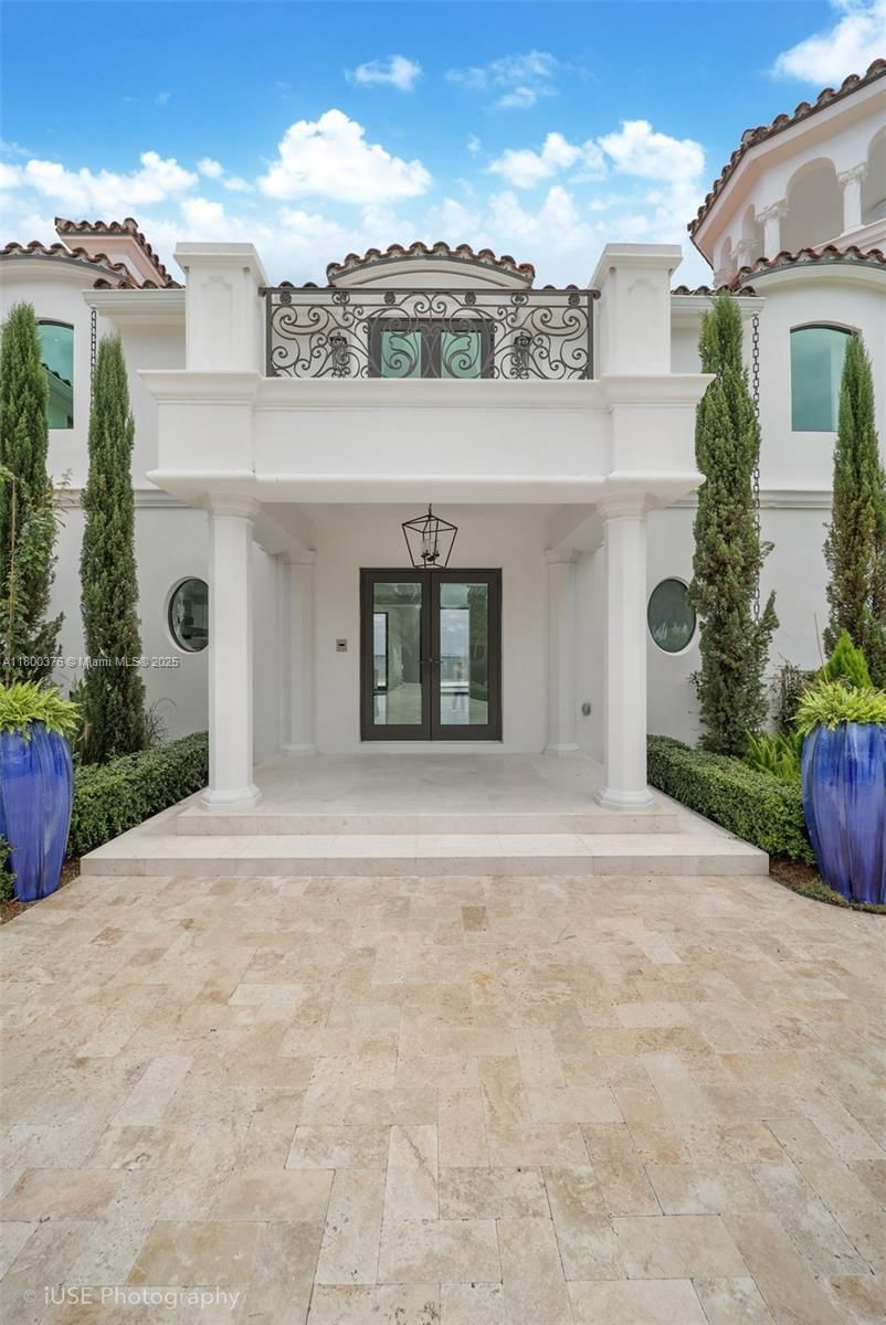 Real estate property located at 1001 Venetian Dr, Miami-dade, Biscayne Isl, Miami, FL