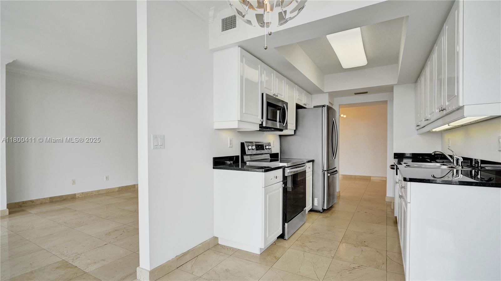 Real estate property located at 21055 Yacht Club Dr #1707, Miami-dade, South Tower At The Point, Aventura, FL