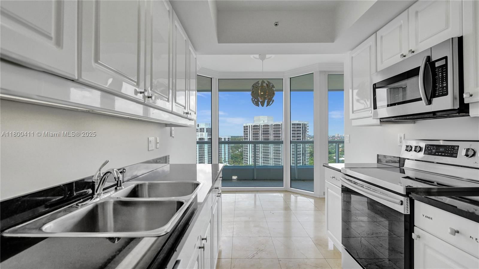 Real estate property located at 21055 Yacht Club Dr #1707, Miami-dade, South Tower At The Point, Aventura, FL