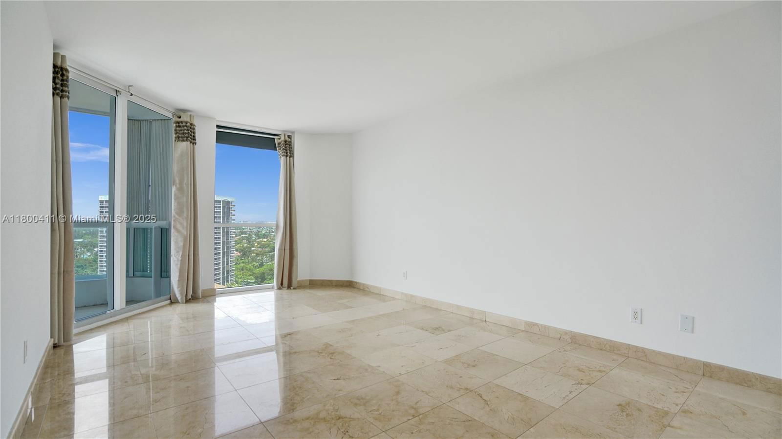 Real estate property located at 21055 Yacht Club Dr #1707, Miami-dade, South Tower At The Point, Aventura, FL