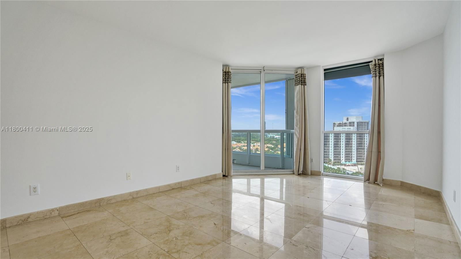 Real estate property located at 21055 Yacht Club Dr #1707, Miami-dade, South Tower At The Point, Aventura, FL