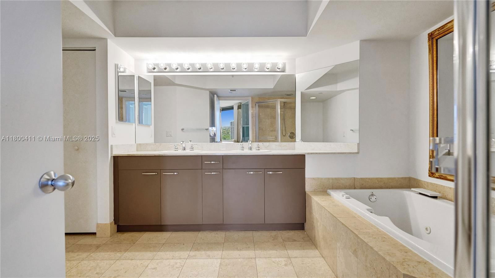 Real estate property located at 21055 Yacht Club Dr #1707, Miami-dade, South Tower At The Point, Aventura, FL