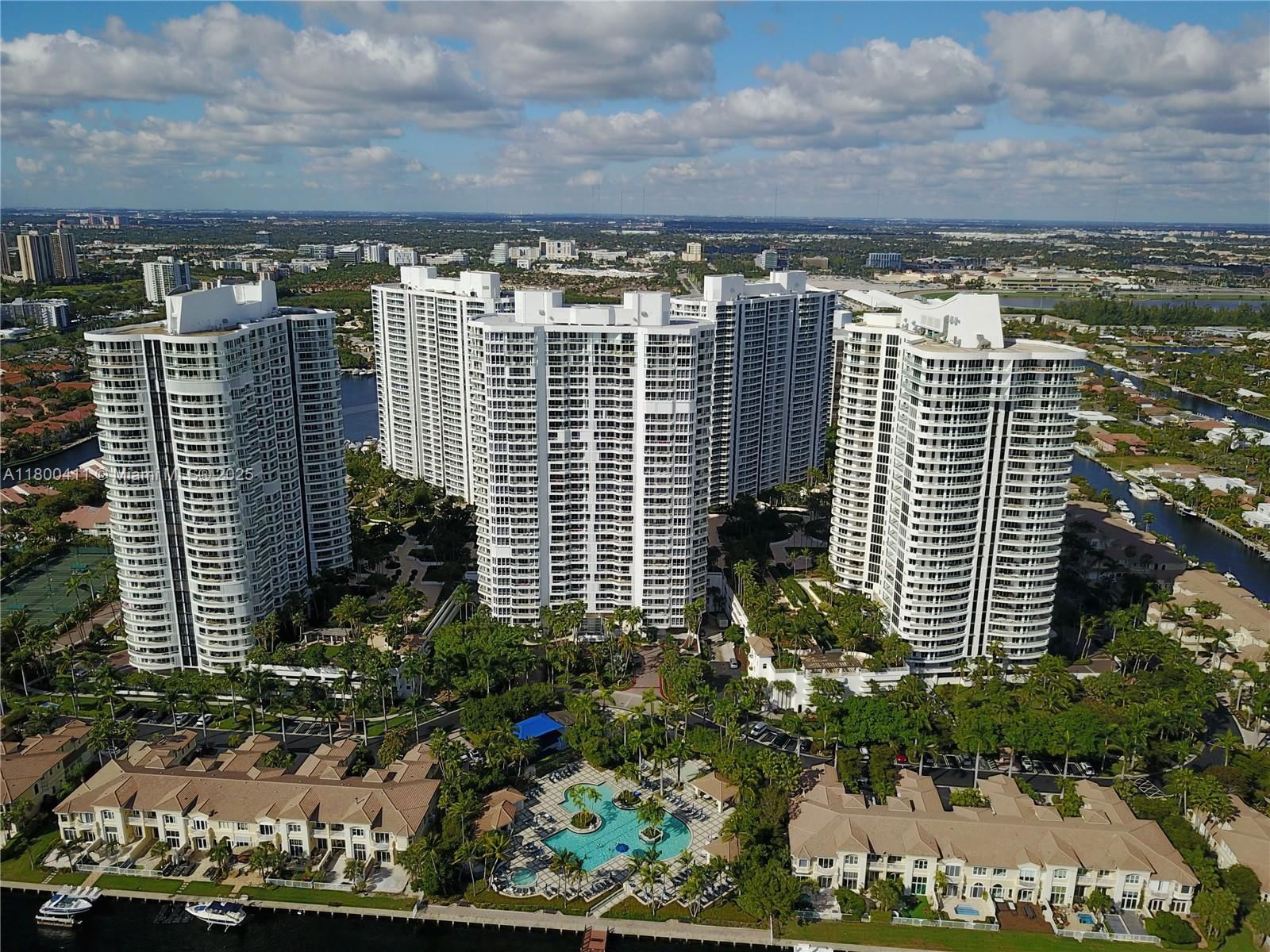 Real estate property located at 21055 Yacht Club Dr #1707, Miami-dade, South Tower At The Point, Aventura, FL