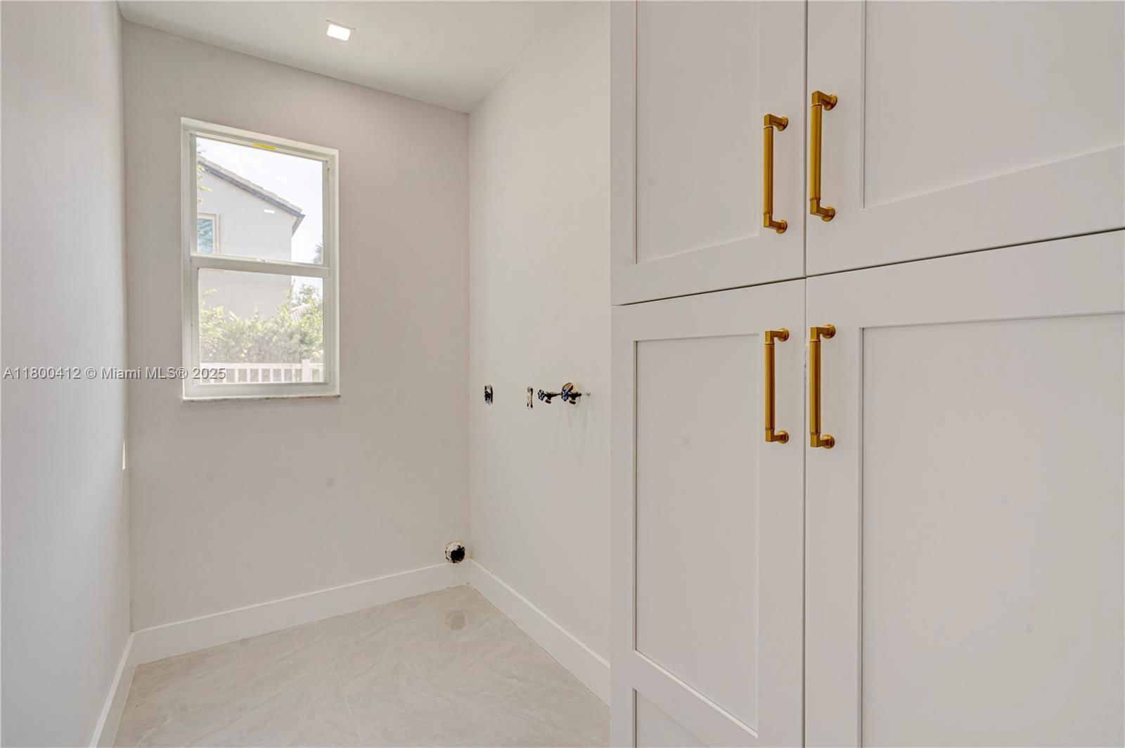 Real estate property located at 15843 10th St, Broward, Towngate, Pembroke Pines, FL