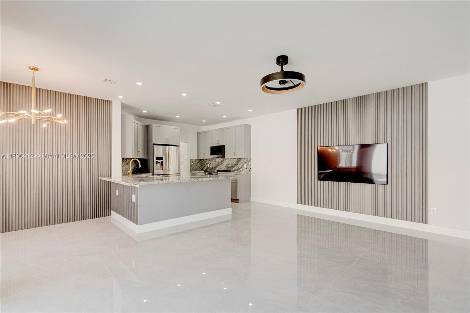 Real estate property located at 15843 10th St, Broward, Towngate, Pembroke Pines, FL