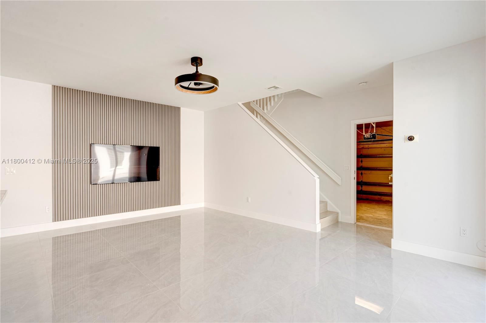 Real estate property located at 15843 10th St, Broward, Towngate, Pembroke Pines, FL