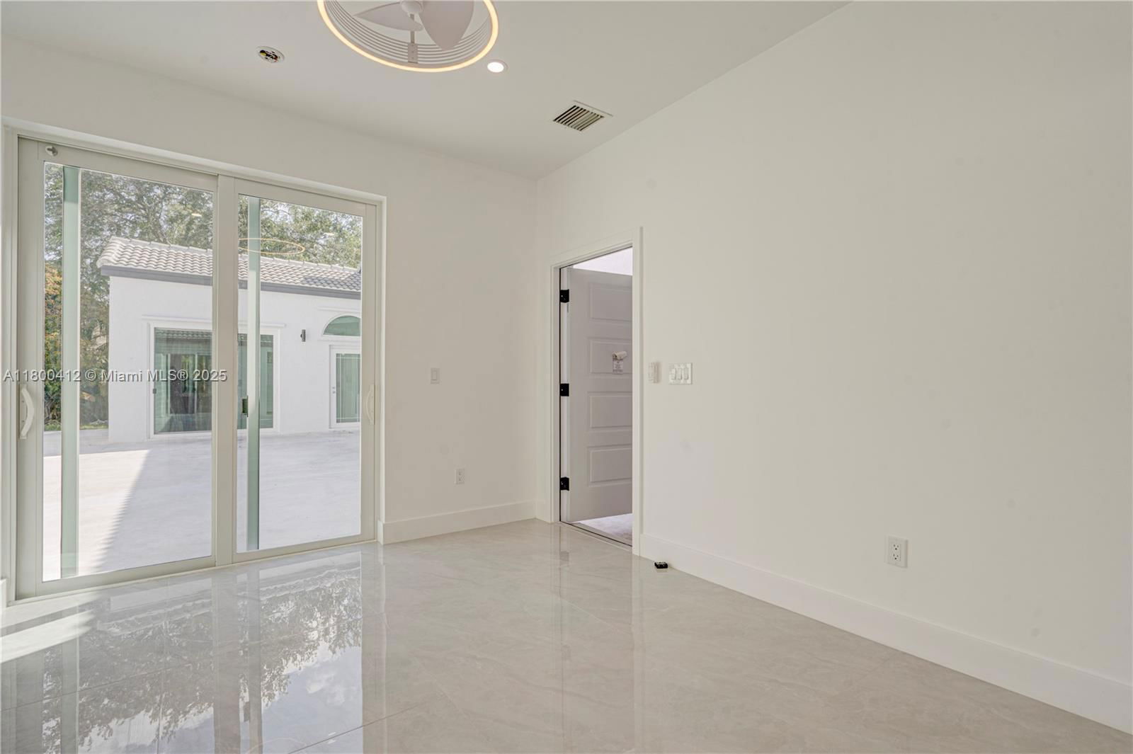 Real estate property located at 15843 10th St, Broward, Towngate, Pembroke Pines, FL
