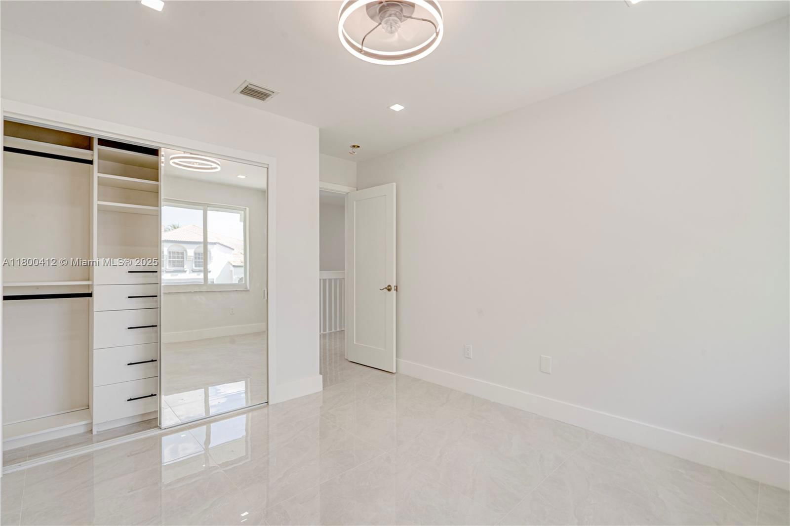 Real estate property located at 15843 10th St, Broward, Towngate, Pembroke Pines, FL