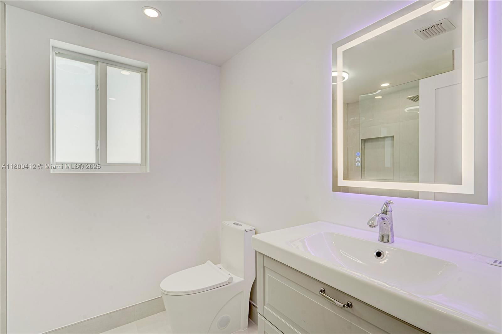 Real estate property located at 15843 10th St, Broward, Towngate, Pembroke Pines, FL