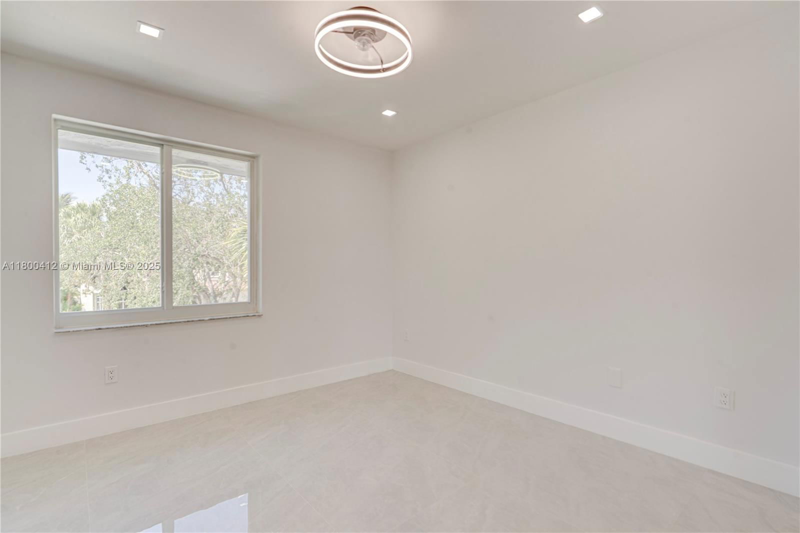 Real estate property located at 15843 10th St, Broward, Towngate, Pembroke Pines, FL