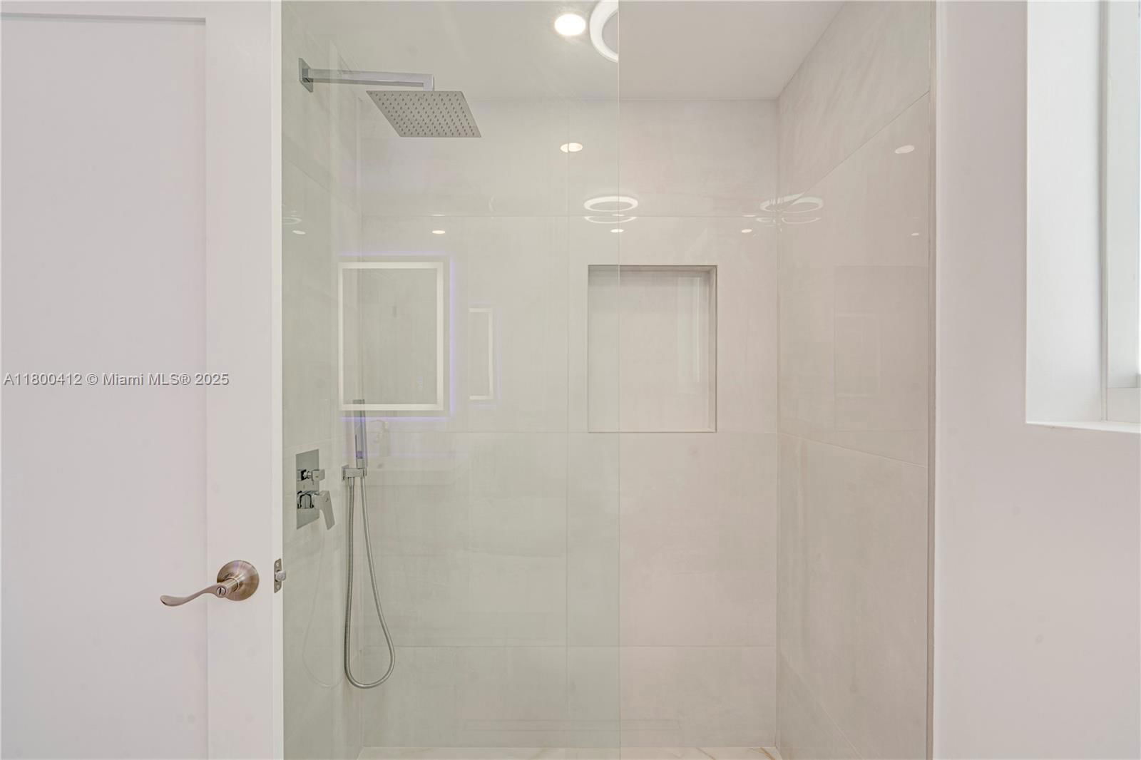 Real estate property located at 15843 10th St, Broward, Towngate, Pembroke Pines, FL