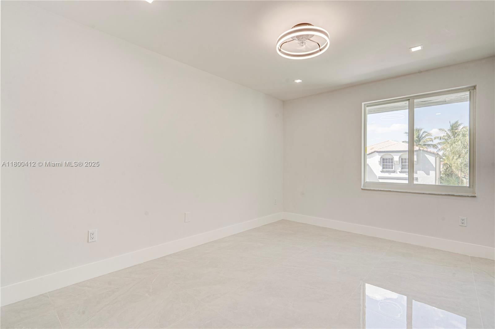 Real estate property located at 15843 10th St, Broward, Towngate, Pembroke Pines, FL