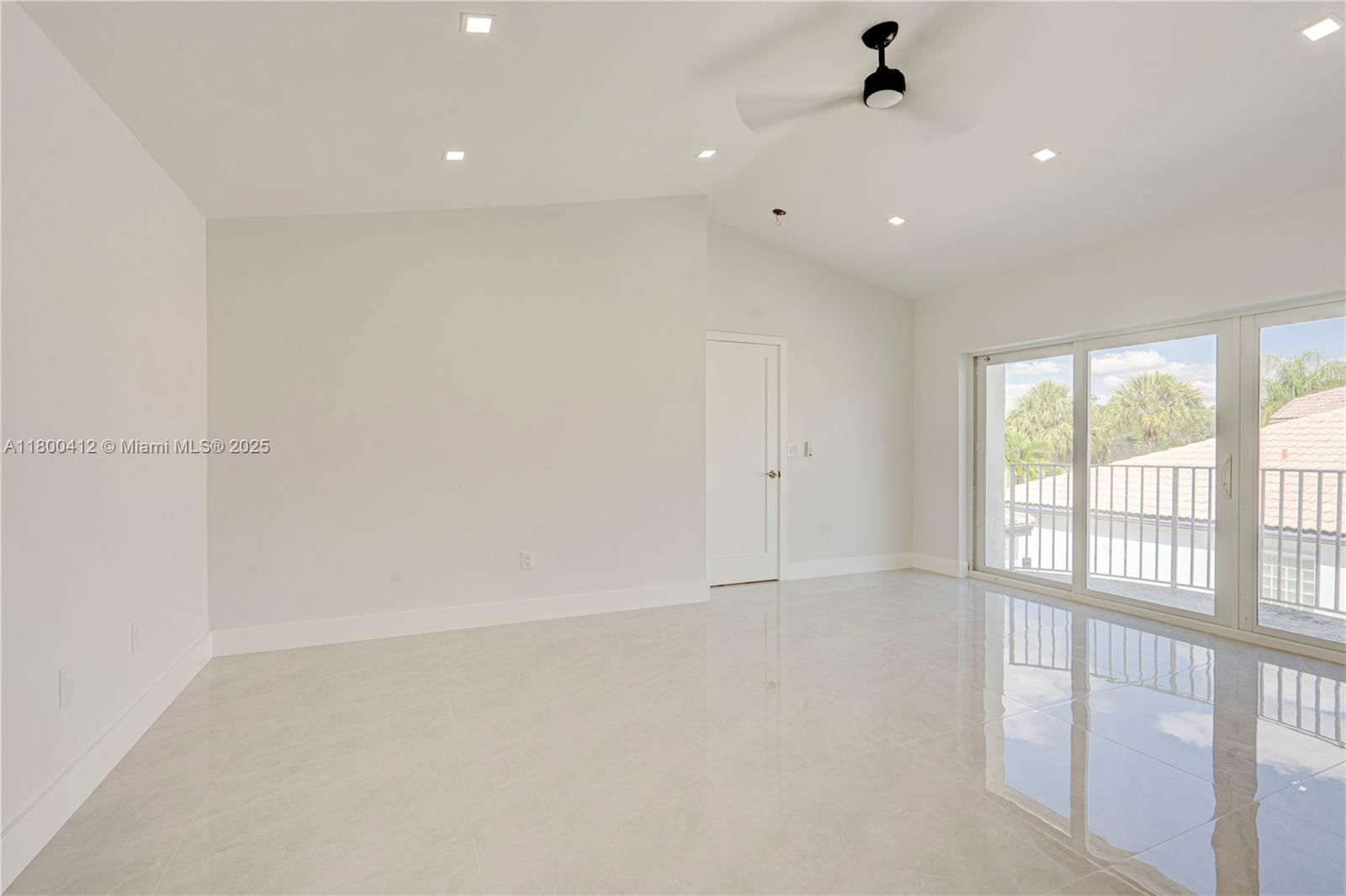 Real estate property located at 15843 10th St, Broward, Towngate, Pembroke Pines, FL