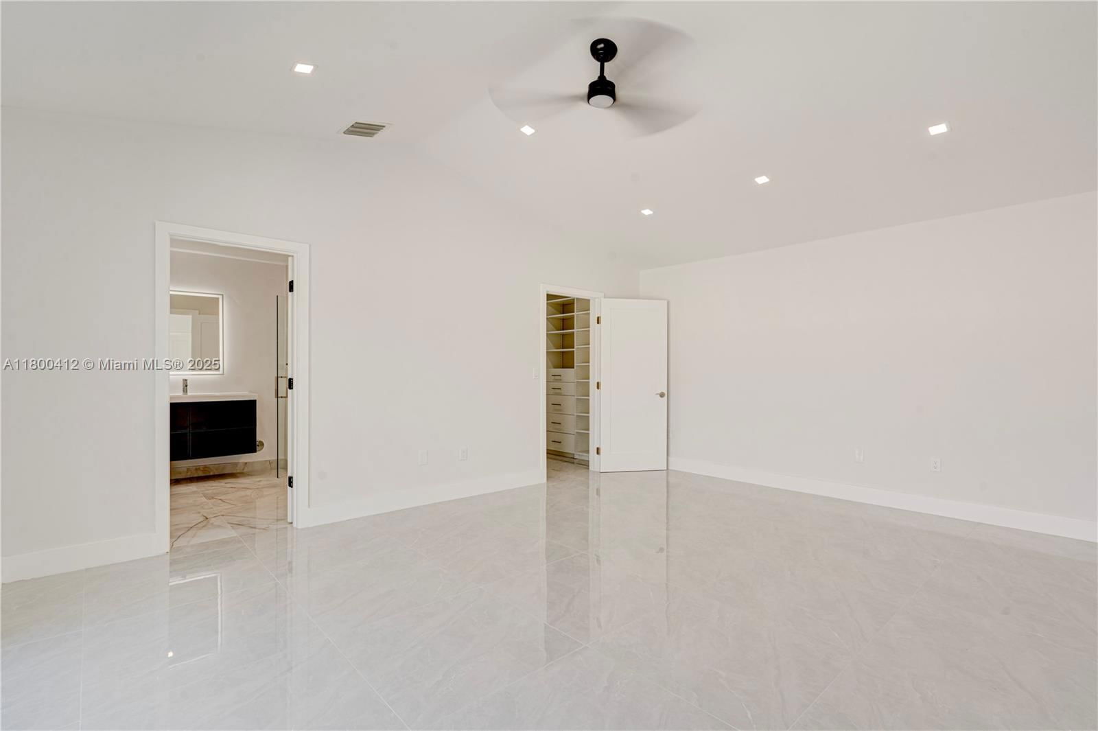Real estate property located at 15843 10th St, Broward, Towngate, Pembroke Pines, FL