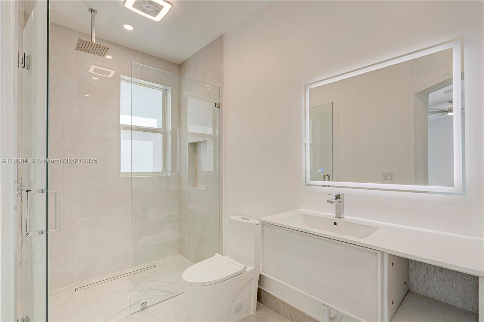 Real estate property located at 15843 10th St, Broward, Towngate, Pembroke Pines, FL