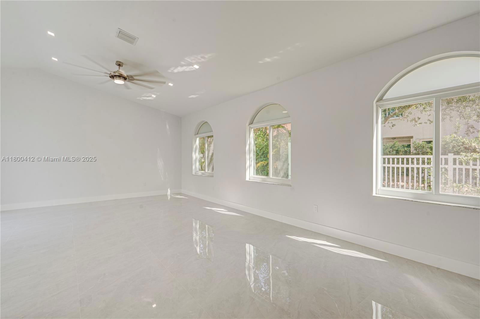 Real estate property located at 15843 10th St, Broward, Towngate, Pembroke Pines, FL