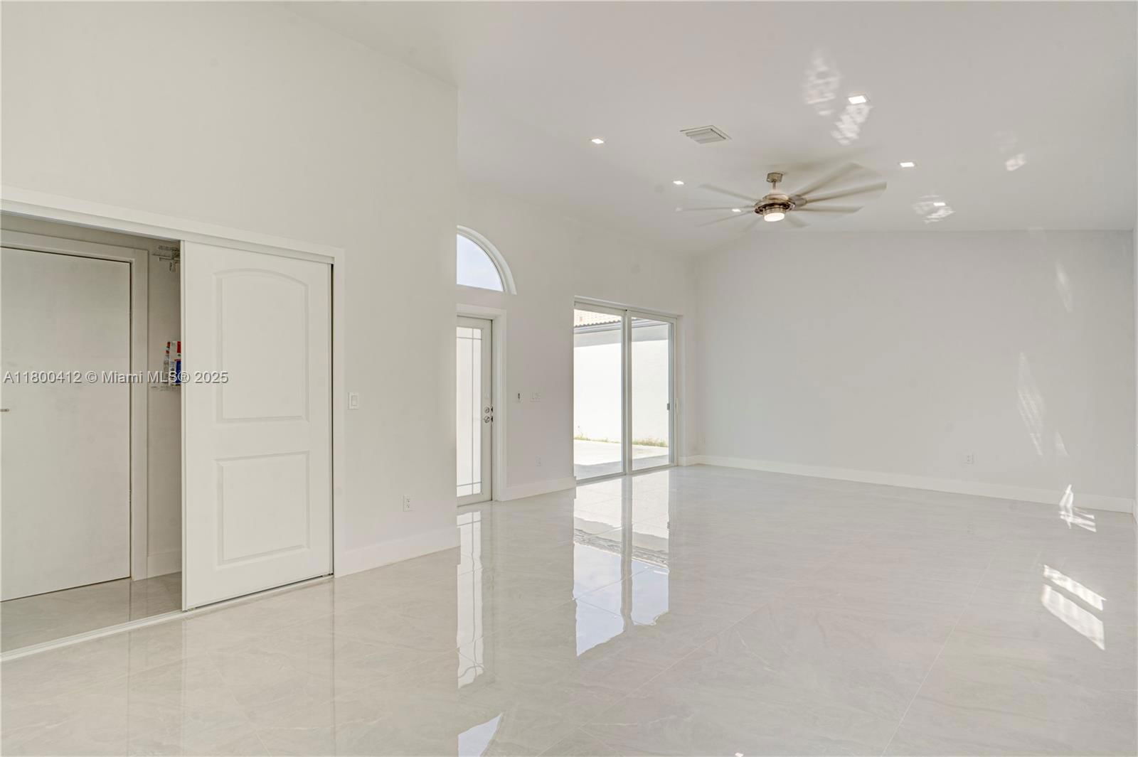 Real estate property located at 15843 10th St, Broward, Towngate, Pembroke Pines, FL