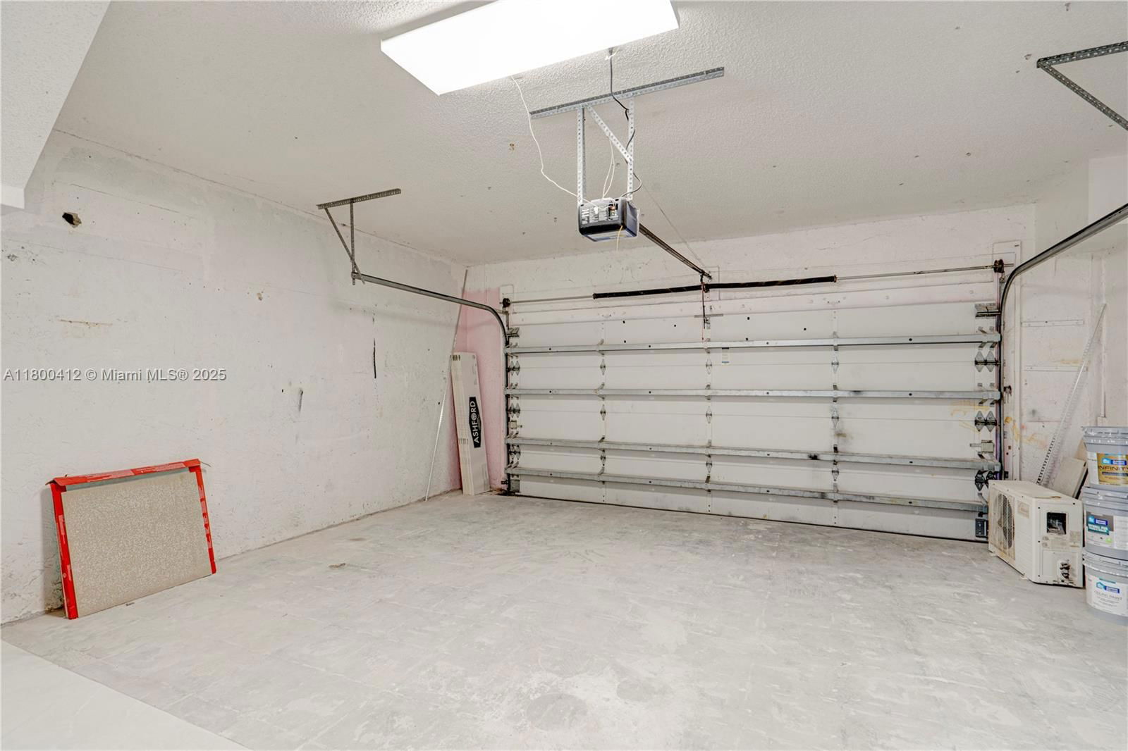 Real estate property located at 15843 10th St, Broward, Towngate, Pembroke Pines, FL
