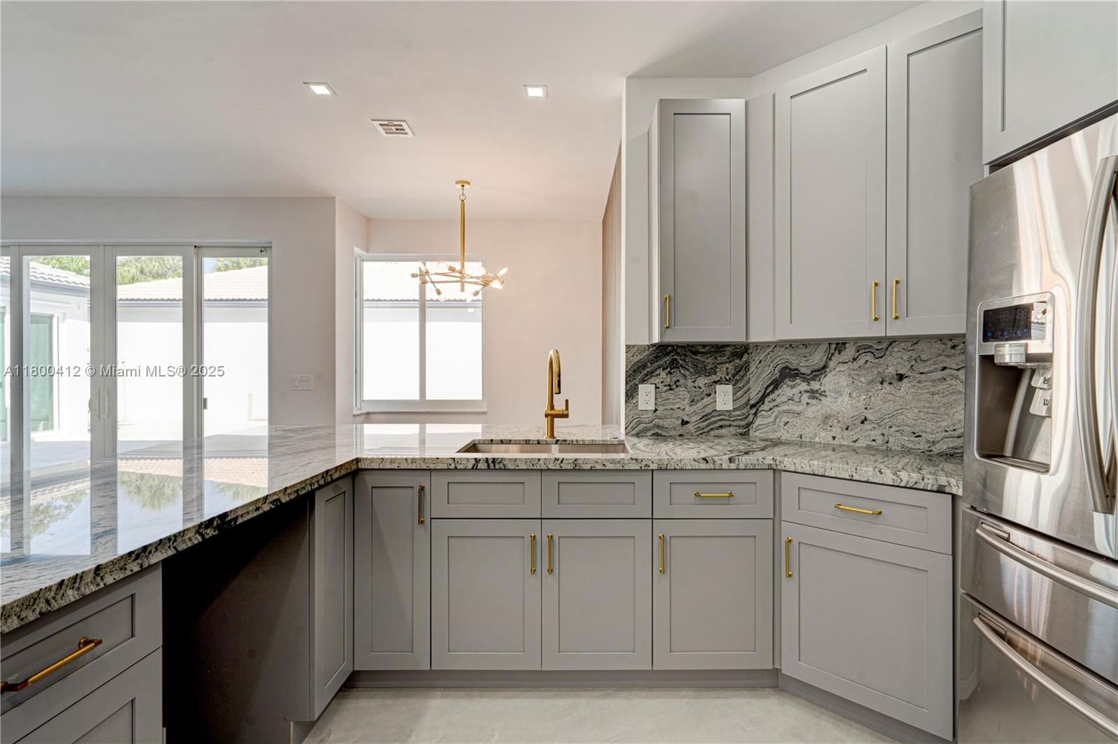 Real estate property located at 15843 10th St, Broward, Towngate, Pembroke Pines, FL