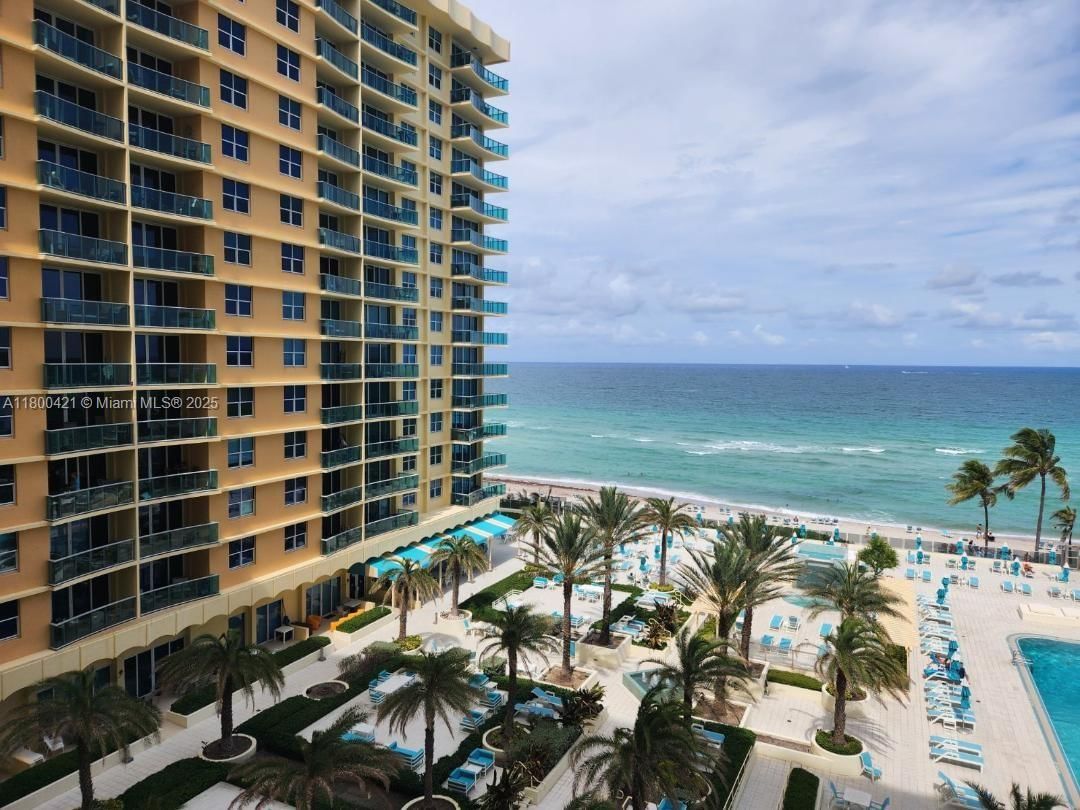 Real estate property located at 2501 Ocean Dr #723, Broward, Wave Condo, Hollywood, FL