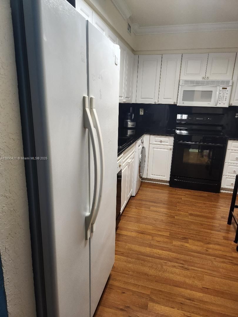 Real estate property located at 2501 Ocean Dr #723, Broward, Wave Condo, Hollywood, FL